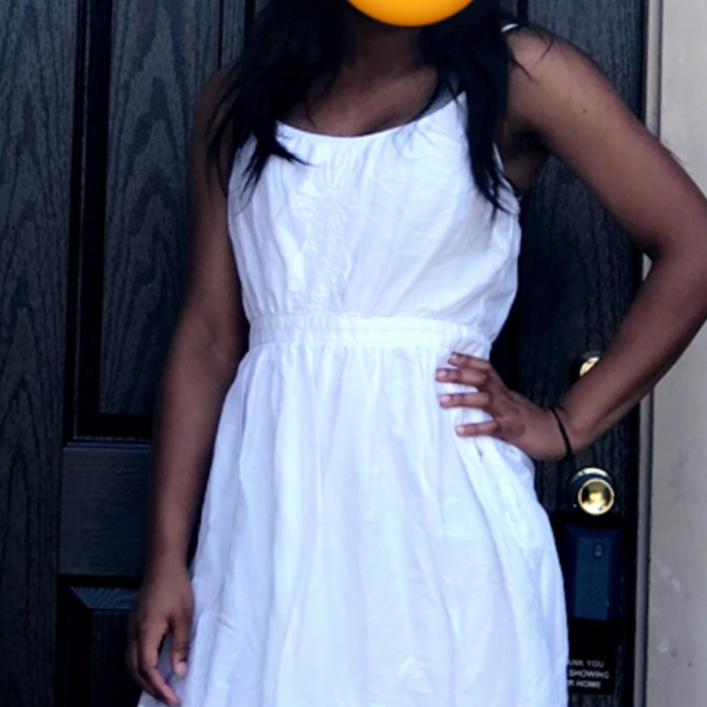 Mid-rise white dress